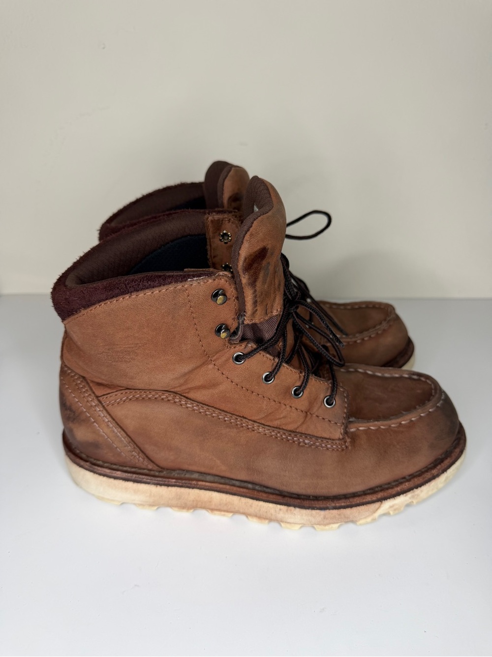 Red Wing 1224 Women’s 9.5 Brown Leather Soft Toe Work Boots Vibram Soles